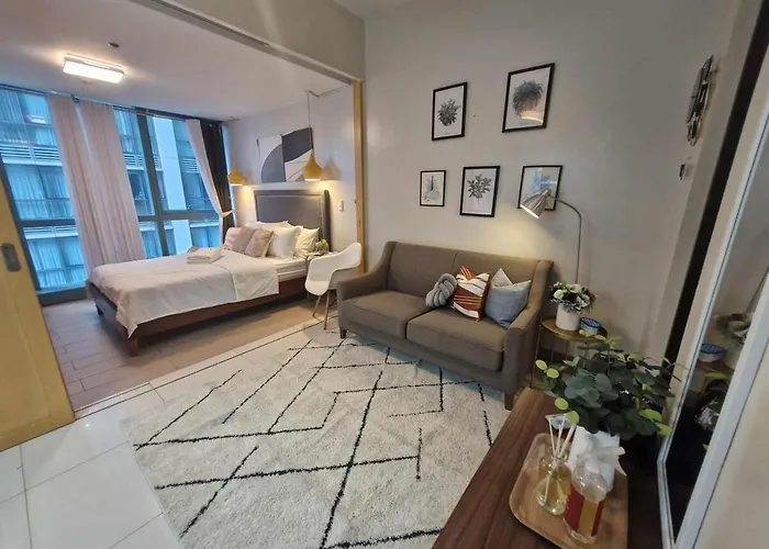 Uptown Bgc Residences By Chikat Apartment *