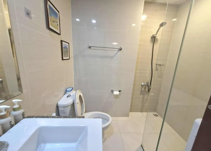 Uptown Bgc Residences By Chikat *