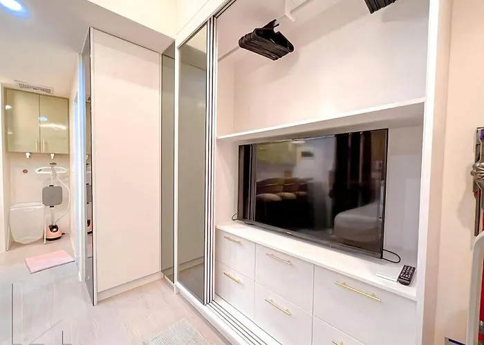 Uptown Bgc Residences By Chikat Apartment *